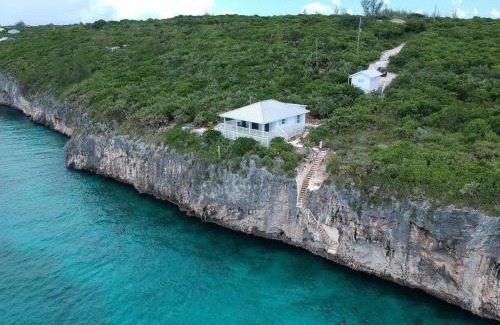 Gregory Town House | Palm Bluff cottage