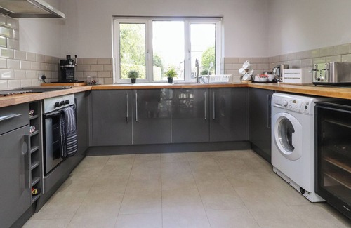 Burton Cottage | PALM COURT, pet friendly, with a garden in Burton-In-Kendal