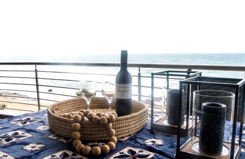 Shaka's Rock Apartment | Palm Cove - 16 Chakas Cove, Literally on the Beach