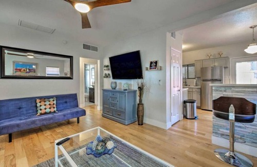 Coronado House | Palm house · Phoenix Home w/renovated Pool & String Lights