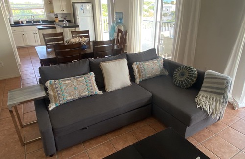 Discovery Bay Apartment | Palm Point Loft - Private two bed+ two bath on the canal IG@PalmPointTCI