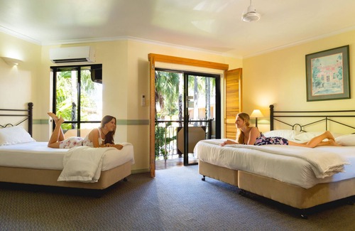 Manunda Hotel | Palm Royale Cairns