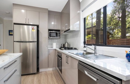 Pearl Beach House | PALM TREE COTTAGE @ PEARL BEACH