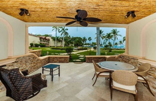 Playa Flamingo Villa | Palms 20 Luxury Oceanfront Villa
