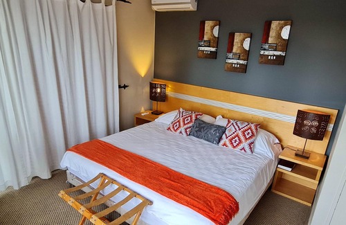 Trawal Apartment | Palmzicht: Beautiful self-catering apartment with a view in Plattekloof,Capetown