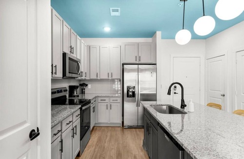 Upper Grand Lagoon Apartment | Panama City Escape | 3BR Apt w/Pool & Balcony!