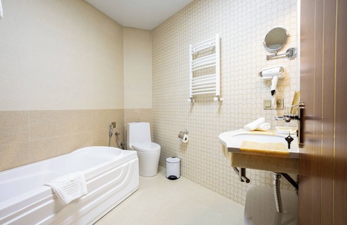 Tbilisi Hotel | Panorama Lisi Grand Hotel