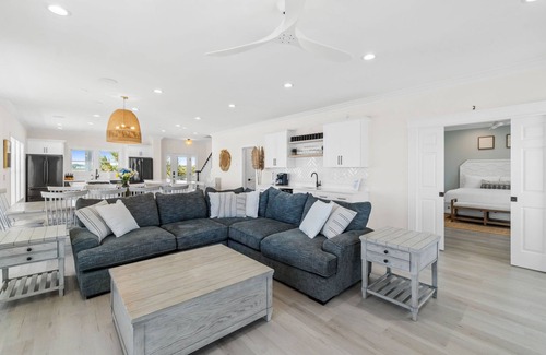 Sunset Beach House | Panoramic Oceanfront Views + Private Pool