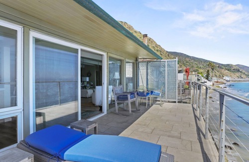 Eastern Malibu House | Panoramic Oceanfront Malibu Getaway