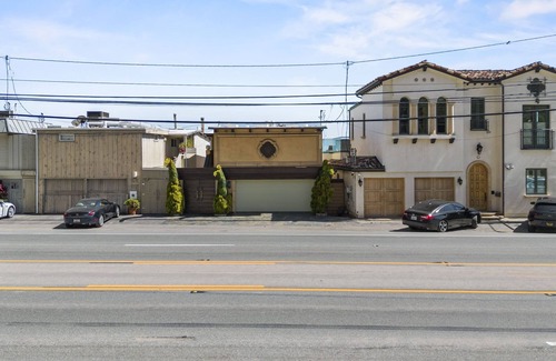 Eastern Malibu House | Panoramic Oceanfront Malibu Getaway