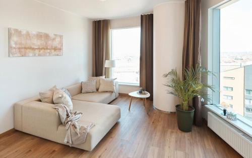 Maakri Apartment | Panoramic Sea View - 10th floor