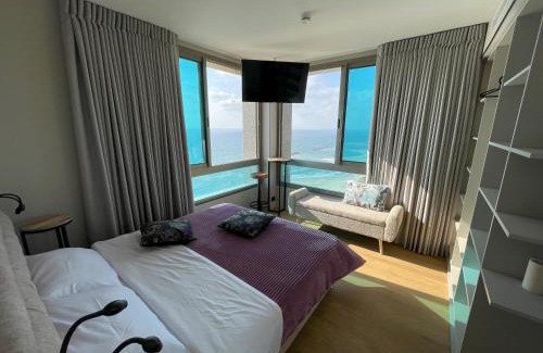 Netanya Apartment | Panoramic Sea View Luxury Suite