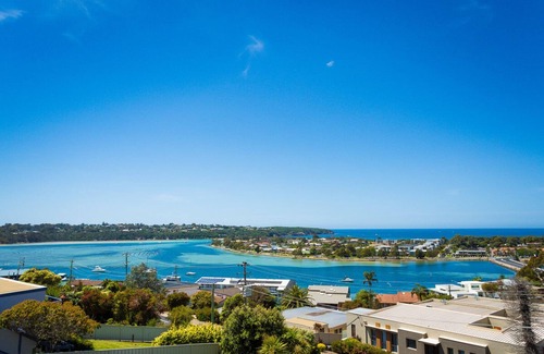 Merimbula Apartment | Panoramic Townhouses By Lisa (Deluxe Front Apartment- Pet Friendly) - 5+nights