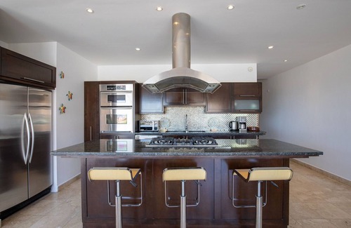 Libertad Apartment | Panoramic View Condo in Downtown Cabo 3BR