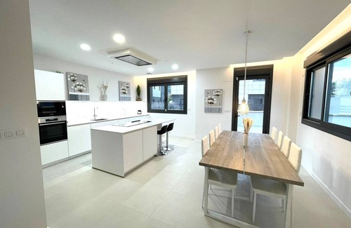 Laredo House | Panoramic view of the sea, located directly on the beach