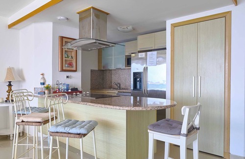 Villas Del Mar Apartment | PanoramicHighView|BeachFront|FastWifi|FullKitchen