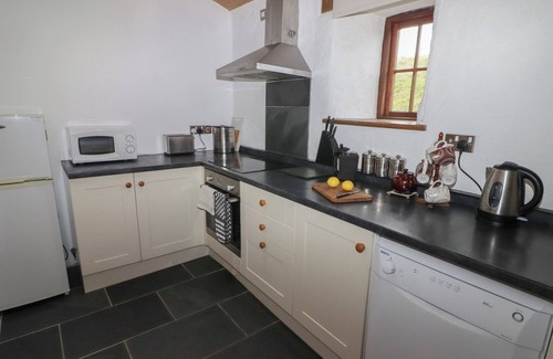 Goodwick Cottage | PANTEURIG COTTAGE, pet friendly, with open fire in Goodwick