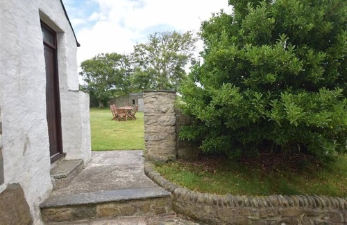Goodwick Cottage | PANTEURIG FARMHOUSE, family friendly, with open fire in Goodwick