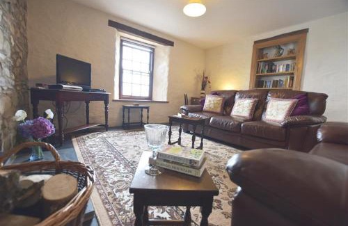 Goodwick House | Panteurig Farmhouse