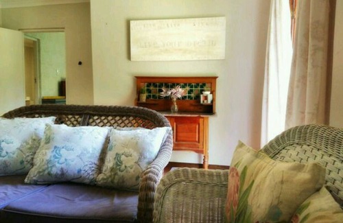 Kloof Cottage | Paperbark Cottage, perfectly situated in a beautiful garden