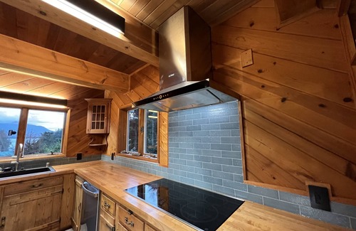 Sitka House | Paradis Cove Sitka * Ocean View from Every Room