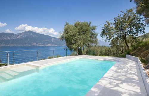 Torri del Benaco Apartment | Paradise Apartment With Pool