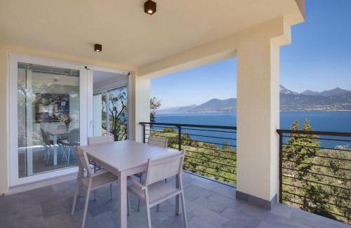 Torri del Benaco Apartment | Paradise Apartment With Pool