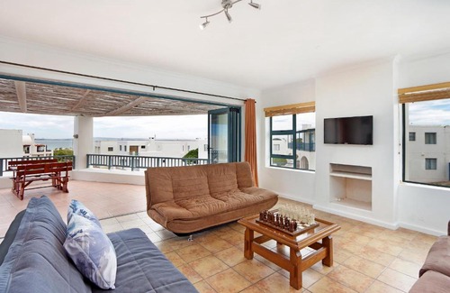 Paradise Beach House | Paradise Beach by HostAgents