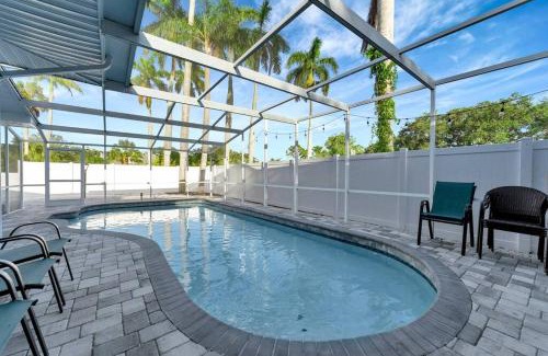 Palma Sola House | Paradise By The River-Hottub/Pool-Near Beaches