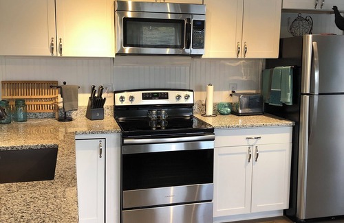 Danville House | Paradise Cottage-Enjoy Herrington Lake Views Lake Access! Bourbon trail Getaway!