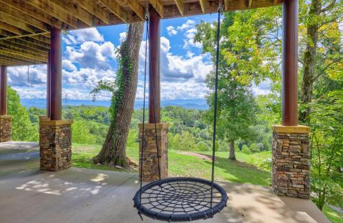 Sevierville House | Paradise Glenn, Huge Cabin, Hot Tub, Game Room, 685 FREE tickets each paid day!