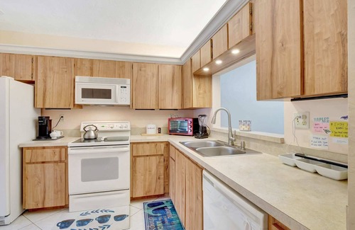 Kings Lake Condo | Paradise on the Lake: Kings Lakes of Naples, Florida