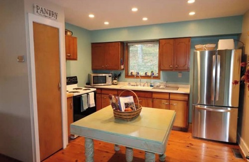 Lancaster House | Paradise Retreat