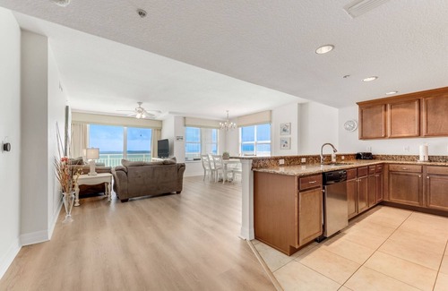 Daytona Beach House | Paradise Point at the Opus - Pool open!