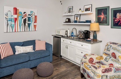 Long Beach Apartment | Paradox Place-Cozy Apartment on Oak Island