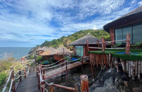 Tha Thaewawong Villa | Pareehut Resort Koh Sichang