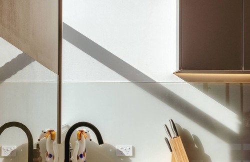 St Kilda Apartment | "Paris End" of St Kilda Apt.