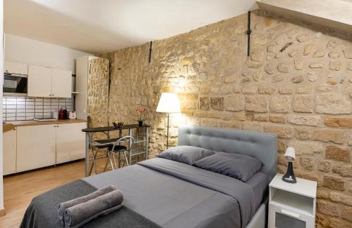 Quartier de Rochechouart Apartment | Paris entre Opéra et Montmartre