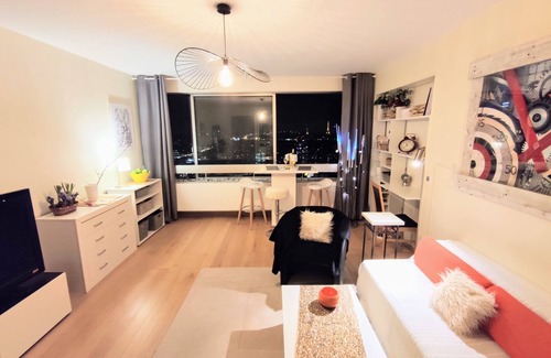 Puteaux Apartment | PARIS fabulous furnished T2 overlooking the Eiffel Towers and Montparnasse