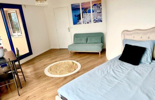 Faubourg de l'Arche Apartment | Paris La Défense - Santorin Apartment with jacuzzi