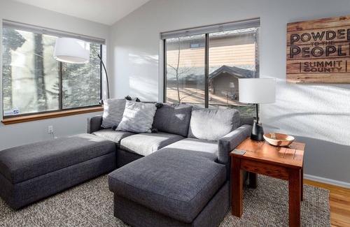 Park Forest Estates House | Park Forest Elk Den Townhome: Hot Tub, Dog Friendly, On Shuttle Route