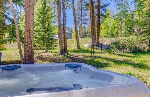 Park Forest Estates House | Park Forest Elk Den Townhome: Hot Tub, Dog Friendly, On Shuttle Route