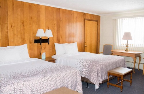 Perry Hotel | Park Lake Motel