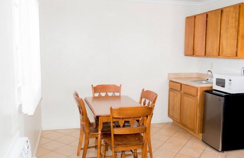 Perry Hotel | Park Lake Motel