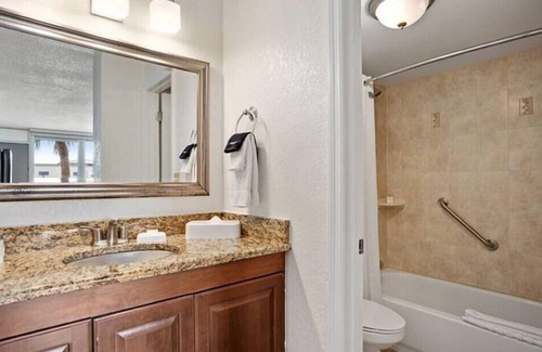 Historic Downtown Kissimmee Hotel | Park Royal Orlando Suite Located in the Entertainment District
