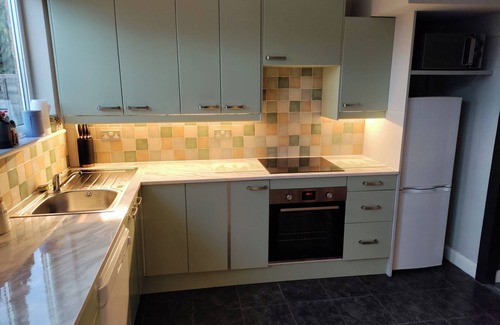 Sheldon House | Parkdale-2 Bedroom House in Sheldon Birmingham