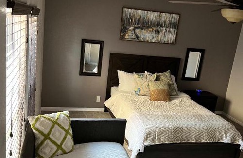 Parker Strip House | Parker Strip pool house with game room!