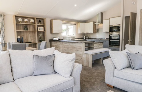 Yealand Conyers Cottage | PARKERS PLACE, pet friendly, with a garden in Carnforth