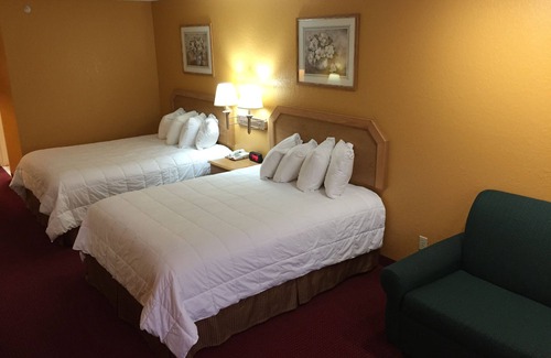 Clinton Hotel | Parkfield Inn