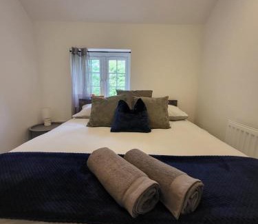 Orpington House | Parkgate Charming Cottage